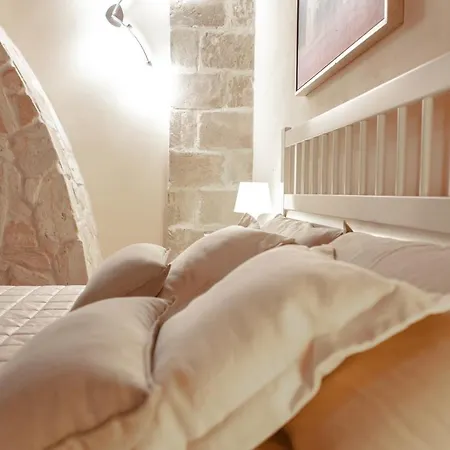 Lucamaria Bed & Breakfast *